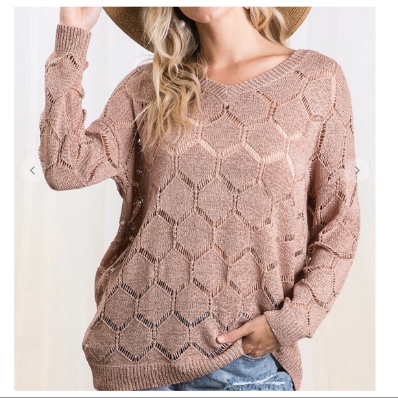 So pretty detail sweater - Picture 4 of 4